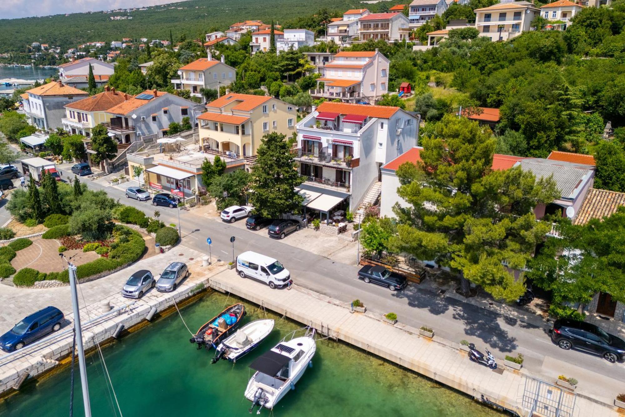 Apartmani Viktorija جادرانوفو المظهر الخارجي الصورة